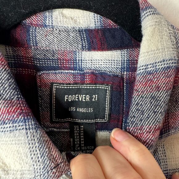 Black Red Blue White Plaid Cropped Long Sleeve Flannel Button Down Shirt M - Picture 3 of 11